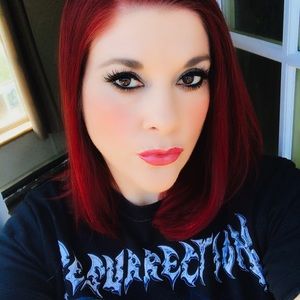 Meet your Posher, Loni